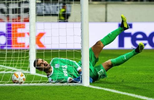 25 10 2018 xfux Soccer UEFA Europa League Eintracht Frankfurt Apollon Limassol FC emporer Bruno Vale Apollo Limassol Filip Kostic Eintracht Frankfurt not pictured Goal scored Goal scored for Frankfurt 1 0 Frankfurt
