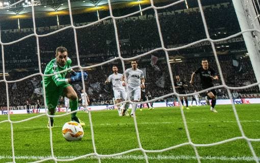 25 10 2018 xfux Soccer UEFA Europa League Eintracht Frankfurt Apollon Limassol FC emporer l Bruno Vale Apollon Limassol Filip Kostic Eintracht Frankfurt Goal scored Goal to the 1 0 Frankfurt am Main