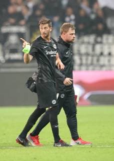Germany Frankfurt am Main Commerzbank Arena 25 10 2018 Football UEFA Europa League Eintracht Frankfurt Apollon Limassol Picture of David David Abraham Eintracht Frankfurt 19 is injured Copyright: HMBxMedia xHeikoxBecker