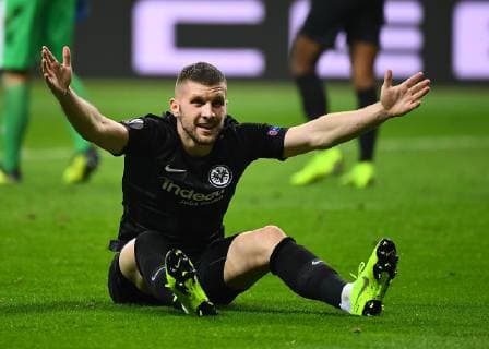 25 10 2018 xjhx Football UEFA Europa League Eintracht Frankfurt Apollon Limassol FC emspor v Ante Rebic Eintracht Frankfurt gives gestures gestures with the gestures gestures gestures DFL DFB REGULATIONS PROHIBIT ANY USE OF PHOTOGRAPH as IMAGE SEQUENCES and or QUASI VIDEO Frankfurt am Main