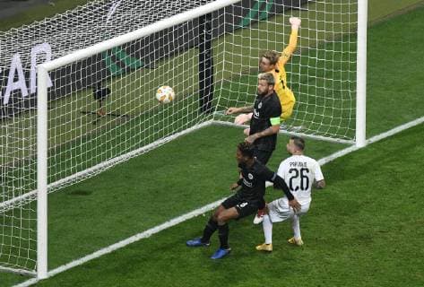 25 10 2018 xmhx Soccer UEFA Europa League Eintracht Frankfurt Apollon Limassol FC emporer Frederik Ronkon Eintracht Frankfurt Marco Russ Eintracht Frankfurt Jonathan de Guzman Eintracht Frankfurt Fotos Papoulis Apollon Limassol DFB REGULATIONS PROHIBIT ANY USE OF PHOTOGRAPH as IMAGE SEQUENCES and or QUASI VIDEO Frankfurt am Main