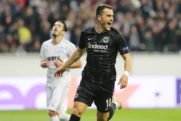 Goalkeeper Goal to 1 0 by Filip Kostic Eintracht Frankfurt Nr 10 Goalkeeper Bruno Vale Apollon Limassol 83 allowed the ball to slip through the goal Eintracht Frankfurt Apollon Limassol Soccer UEFA Euro League Season 2018 2019 Home Match 25 10 2018
