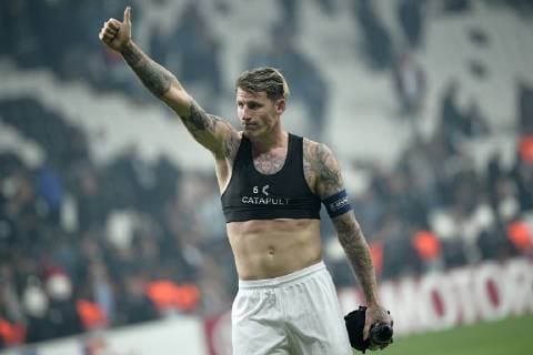 Sport Bilder des Tages Genk s Sebastien Dewaest celebrates after winning the match between Belgian soccer team KRC Genk and Turkish club Besiktas, in Istanbul, Turkey, Thursday 25 October 2018 on the third day of the UEFA Europa League group stage, in group I. YORICKxJANSENS  x05455437x