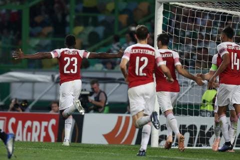 October 25, 2018 - Lisbon, Portugal - Arsenal s forward Danny Welbeck from England (L ) celebrates with teammates after scoring during the UEFA Europa League Group E football match Sporting CP vs Arsenal FC at Jose Alvalade stadium in Lisbon, Portugal, on October 25, 2018. Sporting CP v Arsenal - UEFA Europa League - Group E  - ZUMAn230 20181025_zaa_n230_272 Copyright: xPedroxFiuzax