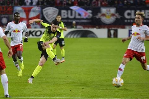 UEFA Europa League 2018 2019 Group Stage Group Stage 3 Gameday RB Leipzig vs Celtic FC Glasgow 25 10 2018 Shot on target by Ryan Christie Celtic Bruma RBL and Kevin Kampl RBL re can not intervene Leipzig Saxony Germany