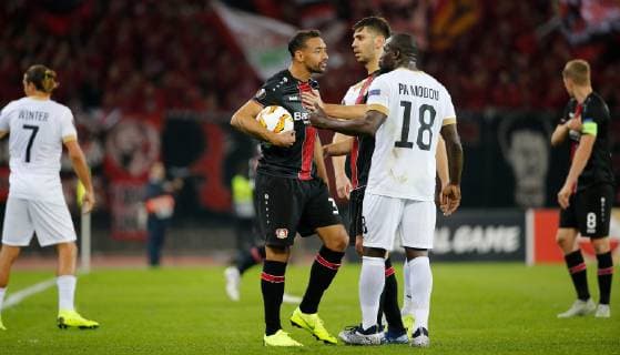25 10 2018 Stadion Letzigrund Zürich SWITZERLAND Season 2018 2019 Men Soccer UEFA Europa League FC Zurich Bayer 04 Leverkusen Karim Bellarabi Leverkusen angry at Pa Modou Jagne FC Zurich