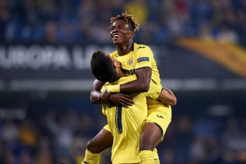 October 25, 2018 - Vila-Real, Castellon, Spain - Gerard Moreno of Villarreal celebrates goal with teammates Chukweze during the Group G match of the UEFA Europa League between Villarreal CF and Rapid Wien at La Ceramica Stadium Villarreal, Spain on October 25, 2018. Villarreal CF v SK Rapid Wien - UEFA Europa League  - ZUMAn230 20181025_zaa_n230_392 Copyright: xJosexBretonx