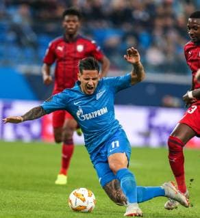 October 25, 2018 - Saint Petersburg, Russia - Sebastian Driussi of FC Zenit Saint Petersburg vie for the ball during the Group C match of the UEFA Europa League between FC Zenit Saint Petersburg and FC Girondins de Bordeaux at Saint Petersburg Stadium on October 25, 2018 in St.Petersburg, Russia. Zenit Saint Petersburg v FC Girondins de Bordeaux - UEFA Europa League: Group C  - ZUMAn230 20181025_zaa_n230_368 Copyright: xIgorxRussakx