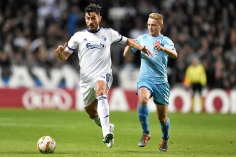 Sotirios Papagiannopoulos (4), FC Koebenhavn og Jan Matousek, Slavia Prag i Europa League gruppespil: FC Koebenhavn - Slavia Prag I Telia Parken torsdag den 25 oktober 2018. FC Koebenhavn faar svaert ved at naa foraarets knockoutkampe i Europa League efter nederlag til Slavia Prag i Parken. Det skriver Ritzau, fredag den 26. oktober 2018.. , Denmark  Copyright: LiselottexSabroex cop108 spdk20181026-073309-L