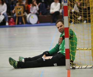 Third Handball Bundesliga MSG Grossbieberau Modau vs HSG Nieder Roden season 2018 2019 26 10 2018 Grossbieberau l Marco Rhein HSG Nieder Roden action duel ba