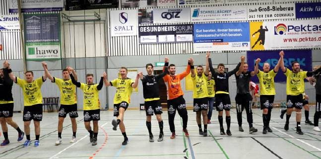 Third Handball Bundesliga MSG Grossbieberau Modau vs HSG Nieder Roden Season 2018 2019 26 10 2018 Grossbieberau v l Cheering MSG Falcons after derby victory Action duel ba