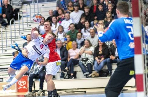 Handball, EM-Quali, Färöer Inseln - Dänemark Nr. 15 paa det faeroeske hold Jonas Djurhuus Gunnarsson. EM - Qualification Phase 2 Faroe Islands - Denmark den 27. oktober 2018 i Skjern Bank Arena Skjern.. , Skjern Denmark  Copyright: JohnxRanderisx cop103 spdk20181027-170731-L
