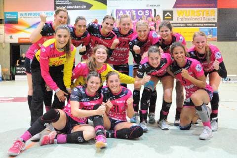 TusSies celebrate the 2Points TusSies Metzingen Handball HBF EHF Cup League match 27 10 2018 Photo TBaur Eibner TusSies Metzingen vs TSV Bayer 04 Leverkusen Metzingen Copyright: xBaur xEibner-Pressefotox EP_Toba