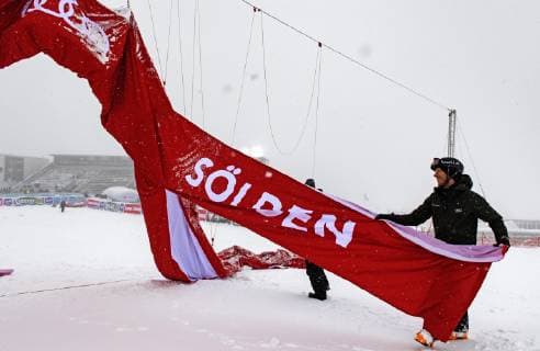 Sport Themen der Woche KW43 Sport Bilder des Tages Ski Alpin, WC Sölden, Herren, Riesenslalom abgesagt ALPINE SKIING - FIS WC Soelden SOELDEN,AUSTRIA,28.OCT.18 - ALPINE SKIING - FIS World Cup season opening, Rettenbachferner, giant slalom, men. Image shows the target bow. Keywords: cancellation. GEPAxpictures xHansxOsterauer