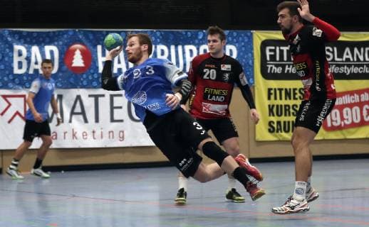 3 Christoph Schlichting HSG baltic sea in goal-kick attempt