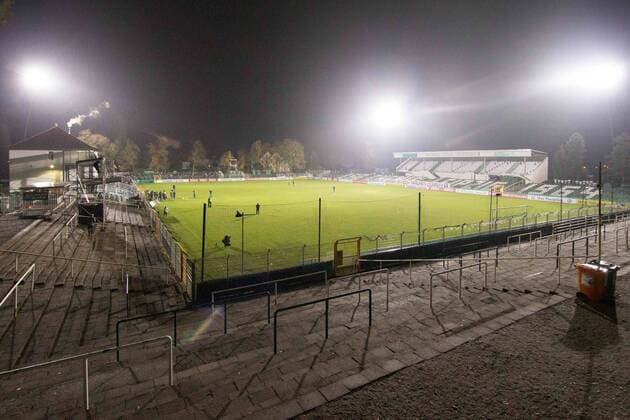 Leipzig 29 10 2018 Alfred Kunze Sports Park Football Men NOFV Oberliga BSG Chemie Leipzig Under floodlighting In the picture Alfred Kunze Sportpark under floodlight According to the guidelines of the DFB German Football Association it is forbidden to take photos and or photos taken in the stadium and or the game video-like photo galleries to be used or recycled DFB regulations prohibit any use of photographs as image sequences and or quasi video