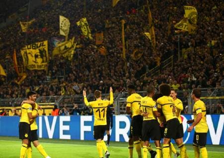 Wednesday 24 10 2018 2018 2019 2019 UEFA Champions League 3 Dortmund matchday match Iduna Park BVB 09 Borussia Dortmund Atletico Madrid Dortmund goal celebrations Mahmoud Dahoud BVB Marco Reus BV Dan Axel Zagadou BVB Abdou Diallo BVB Axel Witsel BVB Lukasz Piszczek BVB and Mario Gotze BVB in the background the cheering south tribune fl