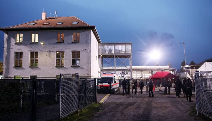 Leipzig 30 10 2018 Alfred Kunze Sportpark Football DFB Pokal 2 Round BSG Chemie Leipzig SC Paderborn 0 3 0 2 Pictured Stadium view in floodlight Floodlight mast Main building According to the specifications of DFB Deutscher Fußball Bund it is forbidden to take pictures in the stadium and or game-made photos sequence images and or video-like photo series to be used or recycled
