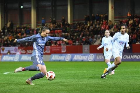 Sara Ilonka Däbritz Sara Daebritz FC Bayern Munich FCB 33 with scoring strikes takes off Coumba Sow FC Zurich 18 Football UEFA Women s Champions League FC Bayern Munich FC Zurich xslx