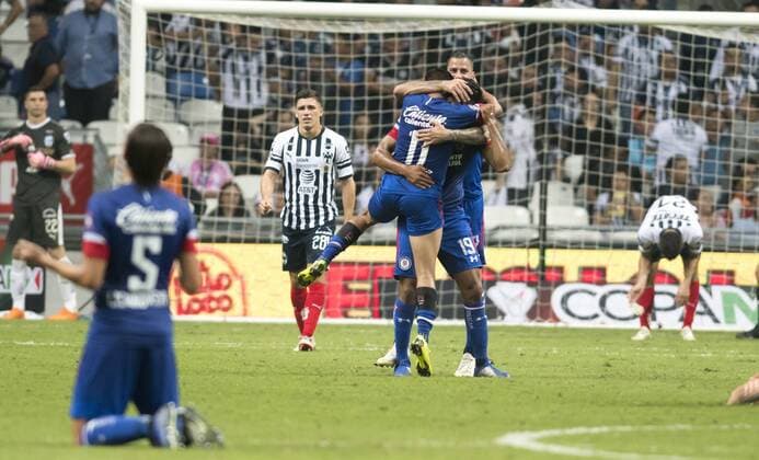 Cruz Azul players celebrate after defeating Monterrey in the Copa MX 2018 Tournament final match at the BBVA stadium, in Monterrey, Mexico, 31 October 2018. Cruz Azul defeated Rayados de Monterrey 2-0 and reached its fourth Mx Cup title in Mexican soccer. Final: Monterrey vs. Cruz Azul !ACHTUNG: NUR REDAKTIONELLE NUTZUNG!  Copyright: xMiguelxSierrax MR05 20181101-636766506074907495