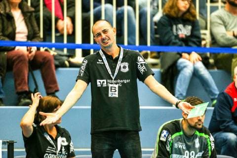Coach Emir Kurtagic Huettenberg is disappointed after a seven-meter decision against his team at the game TUSEM Essen vs. TV Huettenberg Handball 2 Bundesliga 02 11 2018 TUSEM Essen vs TV Huettenberg Handball 2 Bundesliga 02 11 2018 Essen Copyright: xEIBNER MarioxHommesx EP_MHS