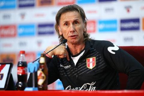 November 2 2018 Lima PERU PRESS CONFERENCE OF RICARDO GARECA TECHNICAL DIRECTOR OF THE PERUVIAN FOOTBALL SELECTION ANNOUNCING CALL FOR FRIENDS AGAINST ECUADOR AND COSTA RICA Latino News November 2 2018  - ZUMAp94_ 20181102_zaf_p94_001 Copyright: xElxComerciox