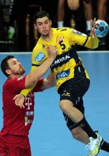 03.11.2018 Veszprem(Hungary) Telekom Veszprem-Rhein-Neckar Löwen EHF Champions League men s handball Vladan Lipovina(R) Rhein-Neckar Löwen, Mirsad Terzic(L)Telekom Veszprem : 