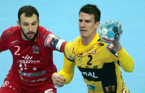03.11.2018 Veszprem(Hungary) Telekom Veszprem-Rhein-Neckar Löwen EHF Champions League men s handball Andre Schmid(R) Rhein-Neckar Löwen,Dejan Manaskov(L) Telekom Veszprem : 