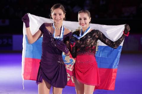 Ladies winner, Alina Zagitova, RUS (R) and 2.nd Stanislava Konstantinova, RUS (L) at the podium during Figure skating Eiskunstlauf ISU GP Helsinki 2018 - Day 2 at the Helsinki Arena 03. November 2018 in Helsinki, Finland. (Matti Matikainen Newspix24)  Copyright: xMattixMatikainenx NP24_00427772