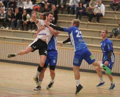 HANDBALL Oberliga 13 10 2018 VfR Eintracht Wiesbaden TV Büttelborn Waiter Max Eintracht Schamber Hendrik Friedrich Lars TVB