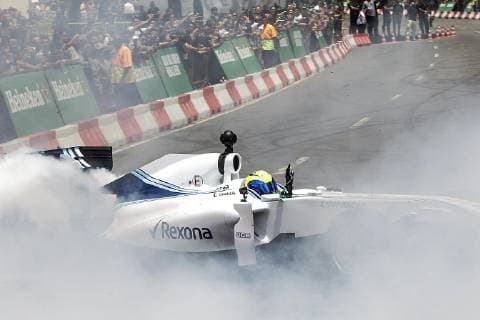 Former Brazilian Formula One driver Felipe Massa participates during an event held at Botafogo beach in Rio de Janeiro, Brazil, 04 November 2018. The event is held to promote the Brazilian F1 Grand Prix 2018, it will celebrate next 11 November 2018. Felipe Massa participates during an event to promote the Brazilian F1 Grand Prix 2018 !ACHTUNG: NUR REDAKTIONELLE NUTZUNG!  Copyright: xAntonioxLacerdax BRA03 20181104-636769476918163005