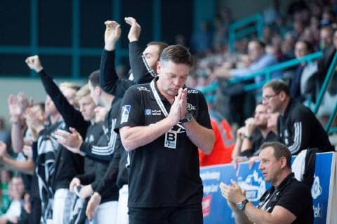 Minden Germany 04 11 2018 1 Handball Bundesliga 2018 2019 GWD Minden vs. THW Kiel Coach Alfred Gislason Kiel Minden North Rhine-Westphalia Germany Kampa Halle