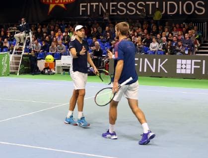 04 11 2018 Tennis ATP Challenger Cup Bauer Watertechnology Cup 2018 International German Indoor Championships Final Double DaMa Andreas Mies GER and Kevin Krawietz GER clap their hands
