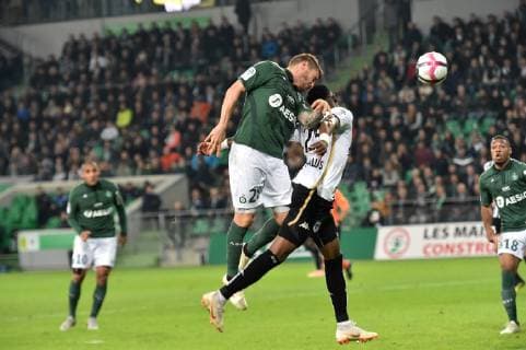 Fußball, AS St. Etienne - SCO Angers Mathieu Debuchy (saint etienne) vs Abdoulaye Bamba (angers) FOOTBALL : Saint Etienne vs Angers - Ligue 1 Conforama - 04 11 2018 FredericChambert Panoramic 
