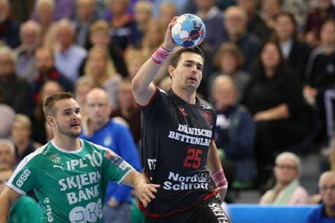 SG Flensburg Handewitt vs Skjern Handbold Handball EHF Champions League Group Phase 04 11 18 Rasmus Lauge Schmidt SG Flensburg Handewitt 25 vs Jesper Konradsson Skjern Handbold 10 xmmkx