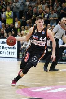 6 day of the easyCredit BBL Basketball Bundesliga in the Oberfrankenhalle in Bayreuth 2018 2019 season Medi Bayreuth against ratiopharm Ulm ratiopharm Ulm player no 44 David Krämer