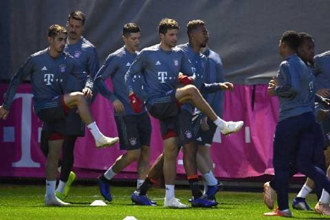 Thomas MUELLER MÜLLER Bayern Muenchen Jerome BOATENG Bayern Muenchen Action Final training FC Bayern Muenchen before the Champions League match against AEK Athens Training area at Saebener Strasse Soccer on 06 11 2018