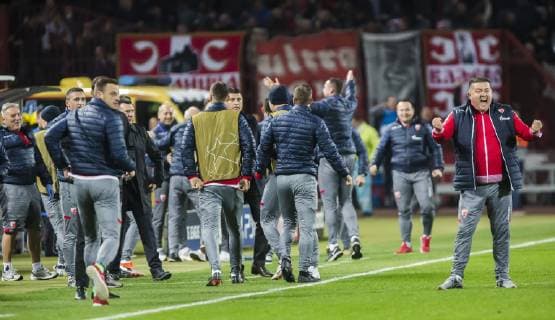 6th November 2018, FK Cukaricki Stadium, Belgrade, Serbia; UEFA Youth League football, Red Star Belgrade versus Liverpool; The bench of Red Star Belgrade celebrate their first goal from Pavkov in the 22nd minute  ActionPlus12076836 NikolaxKrstic