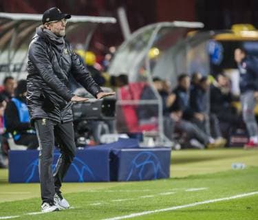 6th November 2018, FK Cukaricki Stadium, Belgrade, Serbia; UEFA Youth League football, Red Star Belgrade versus Liverpool; Head Coach Jurgen Klopp of Liverpool gestures to his players as they fall behind  ActionPlus12076826 NikolaxKrstic