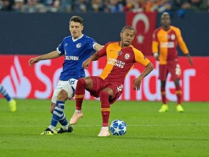 06 11 2018 xovx Football UEFA Champions League FC Schalke 04 Galatasaray Istanbul emspor v l Alessandrod Schoepf FC Schalke 04 Mariano Galatasaray Istanbul Action DFL DFB REGULATIONS PROHIBIT ANY USE OF PHOTOGRAPHS as IMAGE SEQUENCES and or QUASI VIDEO Gelsenkirchen