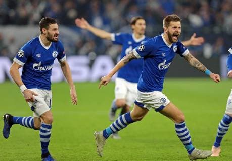 06 11 2018 xovx Football UEFA Champions League FC Schalke 04 Galatasaray Istanbul emspor Jubel after the goal to 1 0 by Guido Burgstaller FC Schalke 04 Action DFL DFB REGULATIONS PROHIBIT ANY USE OF PHOTOGRAPHS as IMAGE SEQUENCES and or QUASI VIDEO Gelsenkirchen