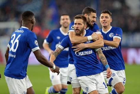 06 11 2018 xovx Football UEFA Champions League FC Schalke 04 Galatasaray Istanbul emspor Jubel after the goal to 1 0 by Guido Burgstaller FC Schalke 04 Action DFL DFB REGULATIONS PROHIBIT ANY USE OF PHOTOGRAPHS as IMAGE SEQUENCES and or QUASI VIDEO Gelsenkirchen