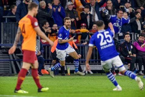 Guido Burgstaller FC Schalke 04 19 cheering on goal after the goal for 1-0 at the Champions League match between FC Schalke 04 and Galatasaray Istanbul on 06 11 2018 FC Schalke 04 vs. Galatasaray Istanbul Champions League Group Phase 06 11 2018 Gelsenkirchen Copyright: xSchuelerx xEibnerx-xPressefotox EP_EER