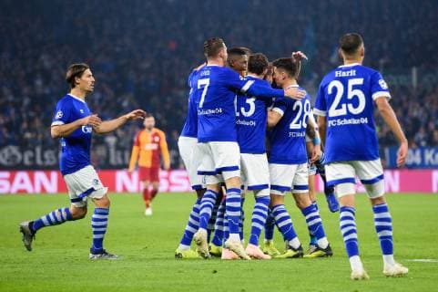 GER UEFA Champions League Group stage Group D FC Schalke 04 vs Galatasaray Istanbul 06 11 2018 VELTINS Arena Gelsenkirchen Germany GER UEFA Champions League Group stage Group D FC Schalke 04 vs Galatasaray Istanbul DFL REGULATIONS PROHIBIT ANY USE OF PHOTOGRAPHS AS IMAGE SEQUENCES AND OR QUASI VIDEO in picture Goal celebration Jubel Schalke around Guido Burgstaller 19 Schalke after 1 0 Schalke nordphotox xKurth nph00016