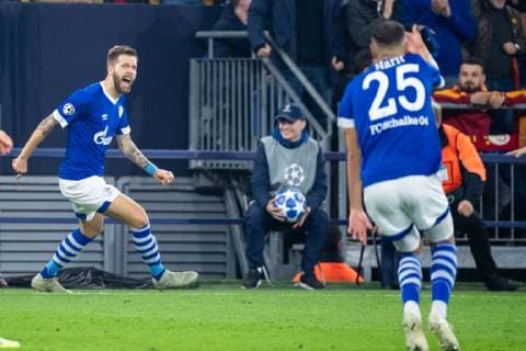06 11 2018 xkvx Football UEFA Champions League FC Schalke 04 Galatasaray Istanbul emspor v l Goal celebration Goal celebration celebrate the goal to 1 0 by Guido Burgstaller S04 Schalke 04 DFL DFB REGULATIONS PROHIBIT ANY USE OF PHOTOGRAPHS as IMAGE SEQUENCES and or QUASI VIDEO Gelsenkirchen