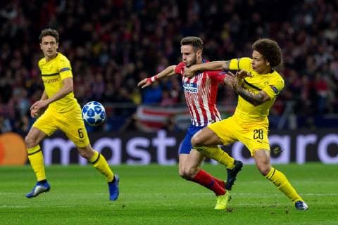 Atletico Madrid s Saul Niguez (C) vies for the ball with Borussia Dortmund s Axel Witsel during a UEFA Champions League group A soccer match between Atletico Madrid and Borussia Dormund at Wanda Metropolitano stadium in Madrid, Spain, 6 November 2018. Atletico Madrid vs Borussia Dortmund !ACHTUNG: NUR REDAKTIONELLE NUTZUNG!  Copyright: xRodrigoxJimenezx GRAF3100 20181106-636771361469848990