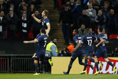 (L-R), Gaston Pereiro of PSV, Luuk de Jong of PSV, Pablo Rosario of PSV, Steven Bergwijn of PSV, Hirving Lozano of PSV during the UEFA Champions League group C match between Tottenham Hotspur FC and PSV Eindhoven at the Wembley stadium on November 06, 2018 in London, England UEFA Champions League 2018 2019 xVIxVIxImagesx xJeroenxPutmansxIVx 12695427
