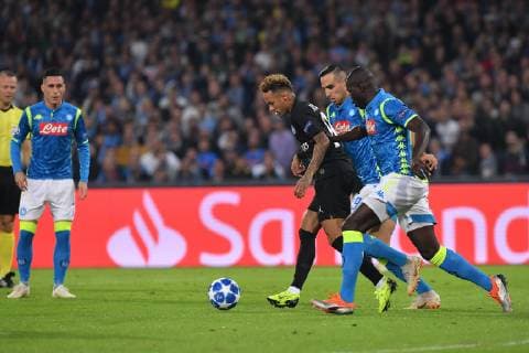Fußball, CL, SSC Neapel - Paris St. Germain Photo Cafaro LaPresse November 6, 2018 Naples, Italy soccer SSC Napoli vs Paris Saint-Germain - UEFA Champions League 2018 19 season Group C matchday 4 - San Paolo stadium. In the pic: Neymar (Paris Saint-Germain), Kalidou Koulibaly (SSC Napoli).  Copyright: xCafaro LaPressex