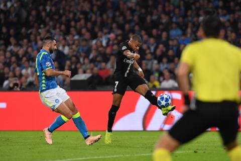 Fußball, CL, SSC Neapel - Paris St. Germain Photo Cafaro LaPresse November 6, 2018 Naples, Italy soccer SSC Napoli vs Paris Saint-Germain - UEFA Champions League 2018 19 season Group C matchday 4 - San Paolo stadium. In the pic: Kylian Mbapp& xe9; (Paris Saint-Germain)  Copyright: xCafaro LaPressex