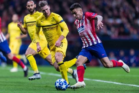 Madrid Spain 06 11 2018 UEFA Champions League 2018 19 Season back group stage Group A 4 Matchday Club Atletico de Madrid Borussia Dortmund Lukasz Piszczek BVB and Angel Correa Atletico de Madrid in duel battle for the ball DeFodi531